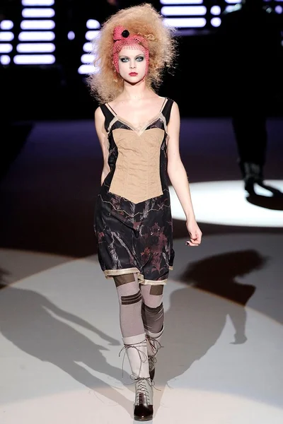 Look 25